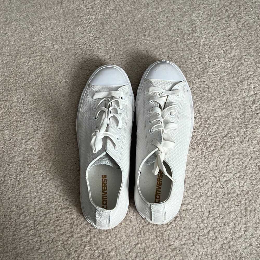 Converse All-Star Men sz 8 / women sz 10